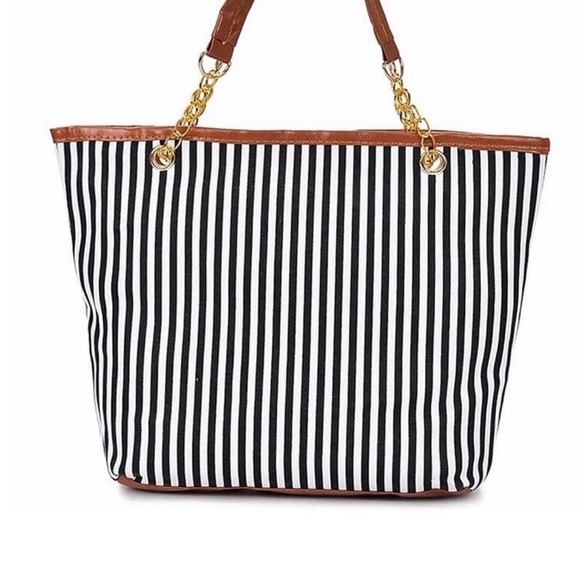 Black and white bag (no negotiation) - Picture 4 of 4